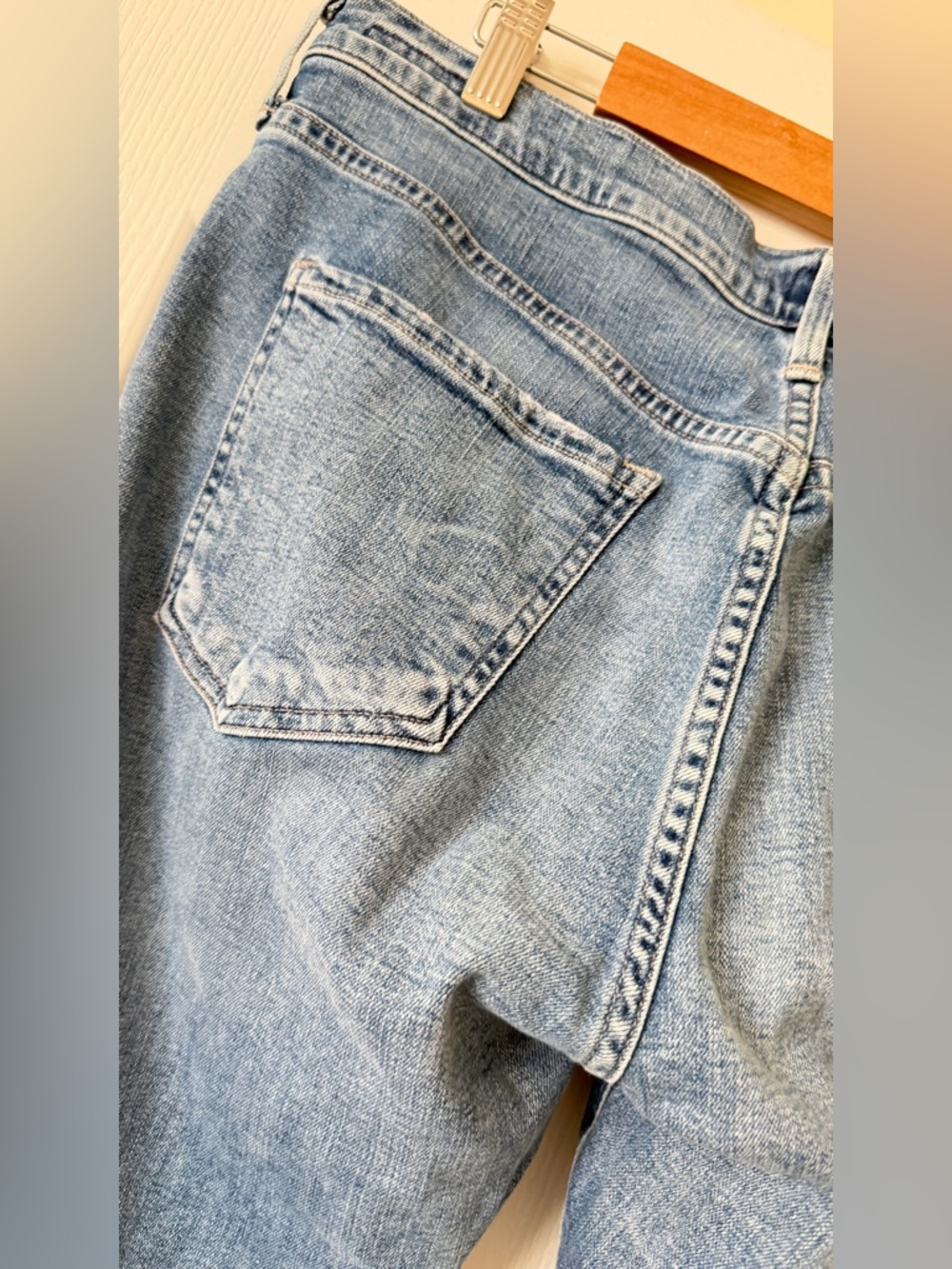 Citizens Of Humanity Light Blue Emerson Slim Boyfriend Jeans, Size 32 - Picture 9 of 9